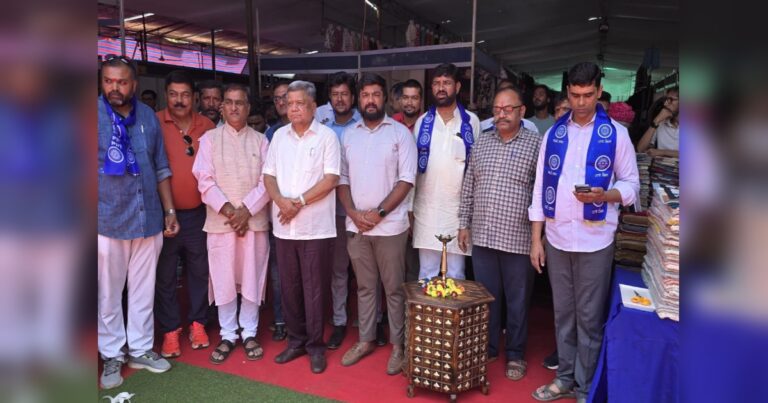 sahara handloom handicraft pradarshanche udghatan