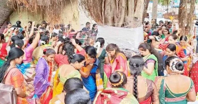 saata janmacha najuk dhaga bandhat vatpournima sajari