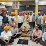 belgaumchya rajala chandicha mukut arpan