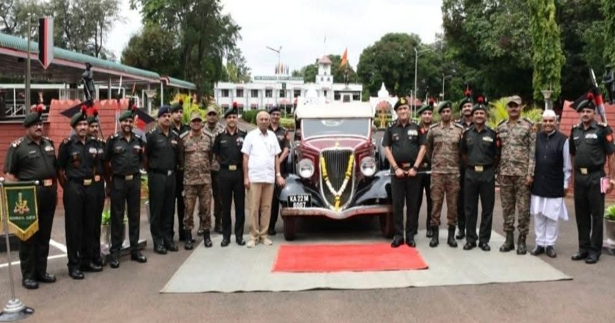 dr.prabhakar kore yanchyakdun maratha light infantaryla car bhet