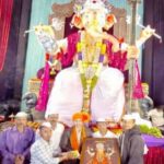 belgavchya rajachi jilhadhikaryanchyahaste mahaarti