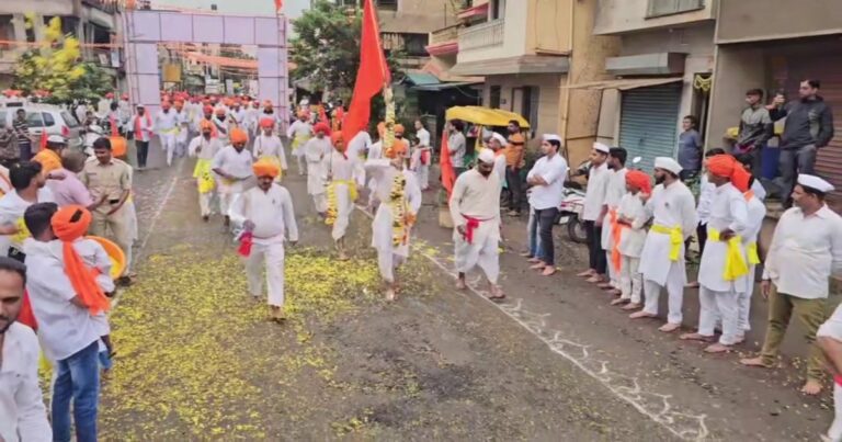 chaitanyamay vataavaranat marathi sanskrutiche darshan