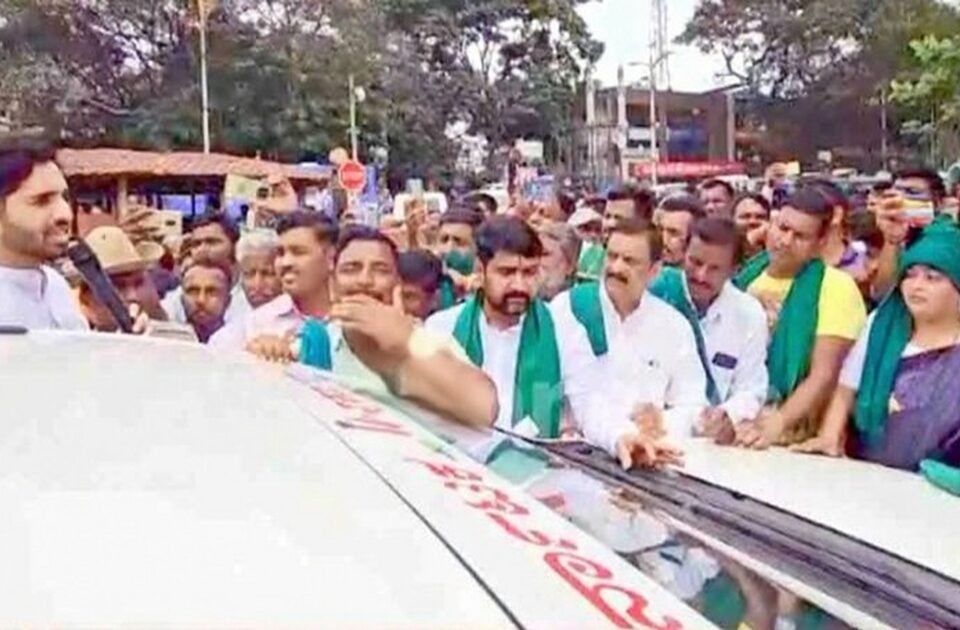 close 'jai kisan vegetable market' immediately