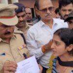 give strict punishment to the accused in geeta gawli murder case !