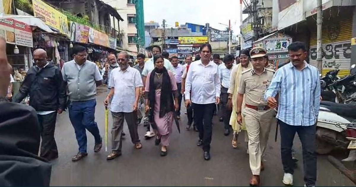 lokpratinidhi aani adhikaryankadun visarjan margachi pahani