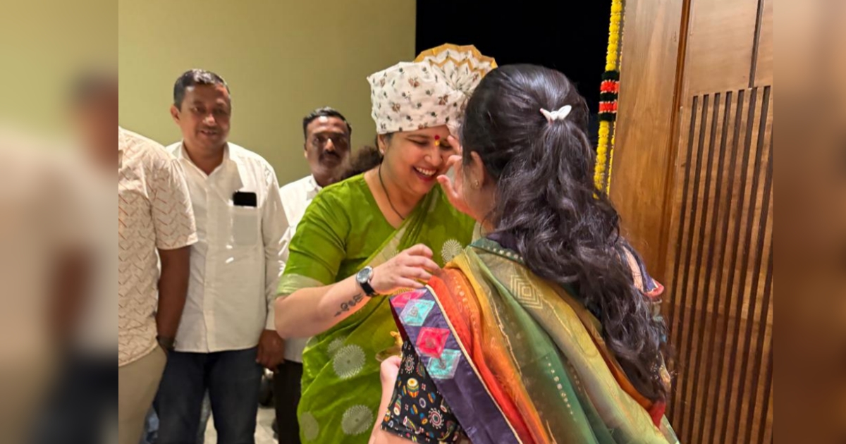maji aamdar dr.anjalitai nimbalkar yani sunil aavdan yanchya ganeshache ghetale darshan