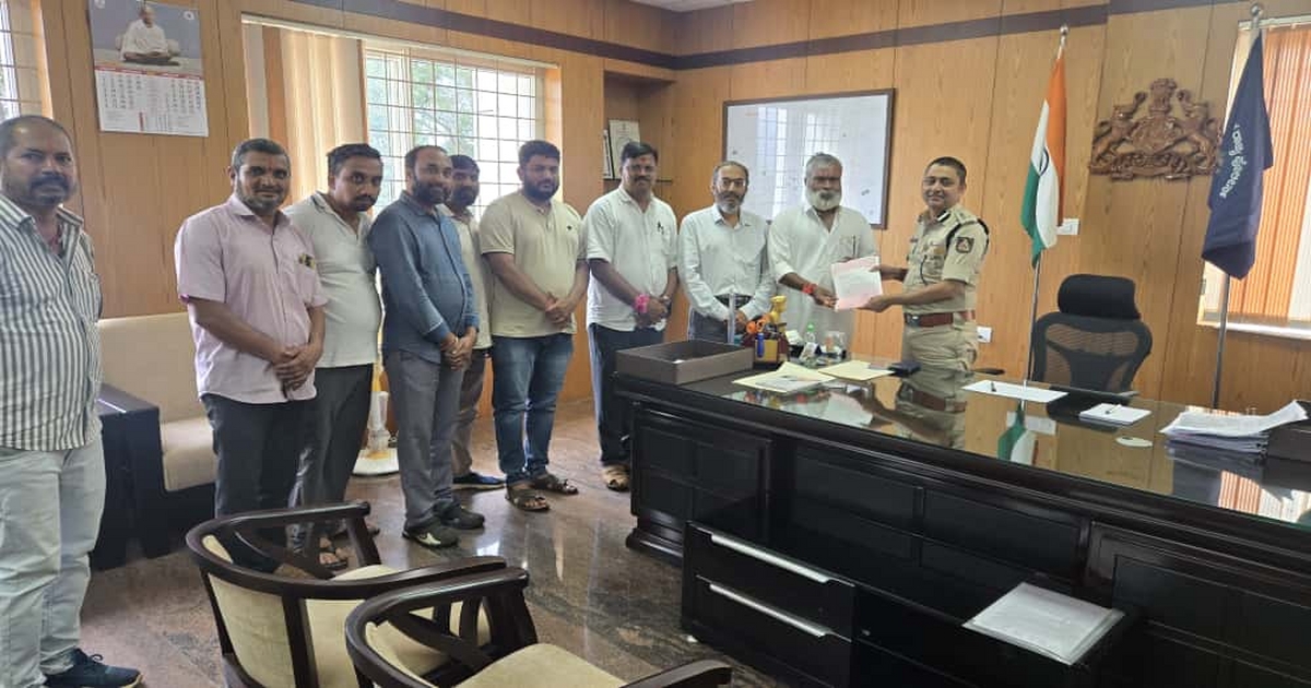 police commissioner invited for dussehra festival !