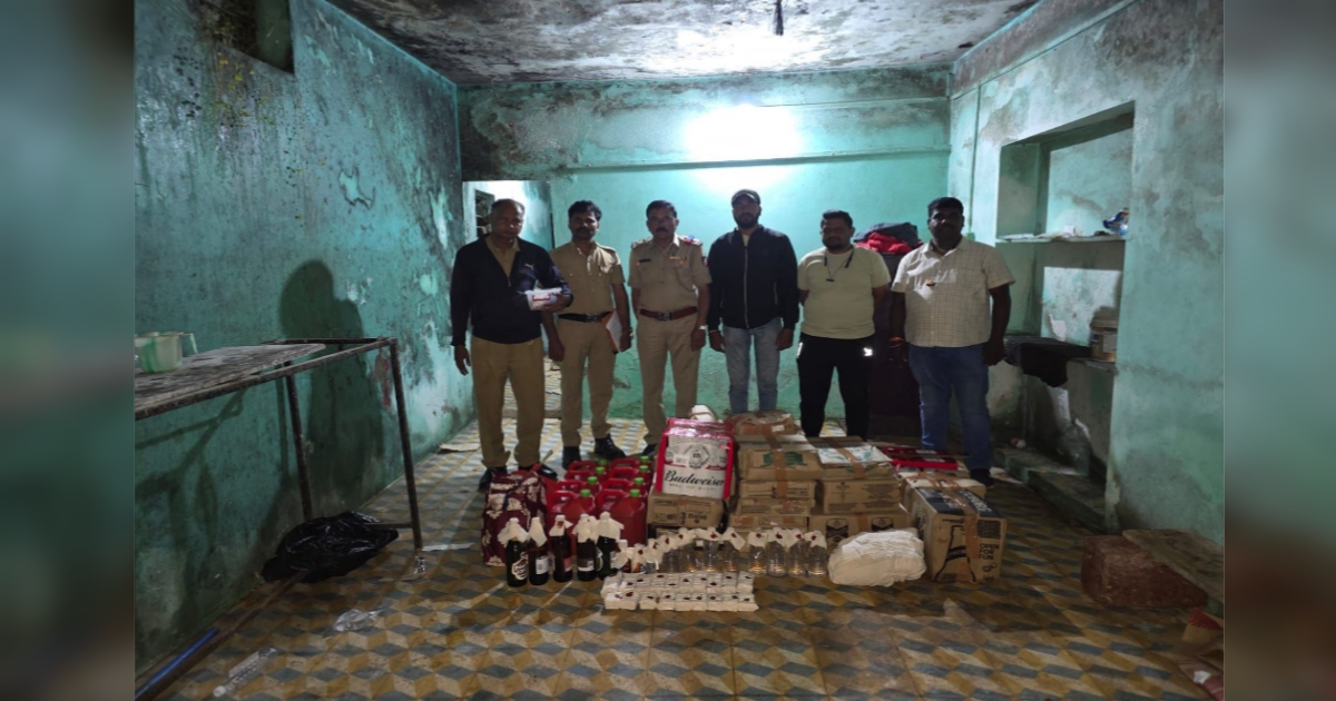 raid on illegal liquor selling place in gangwadi