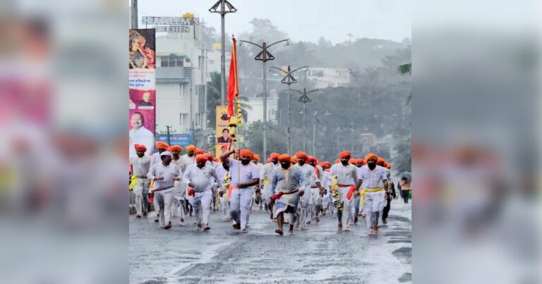 sahavya divshi bhar pavasat utsahat durgamata daud