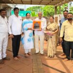 social worker madhuri jadhav felicitates kada president yuvraj kadam
