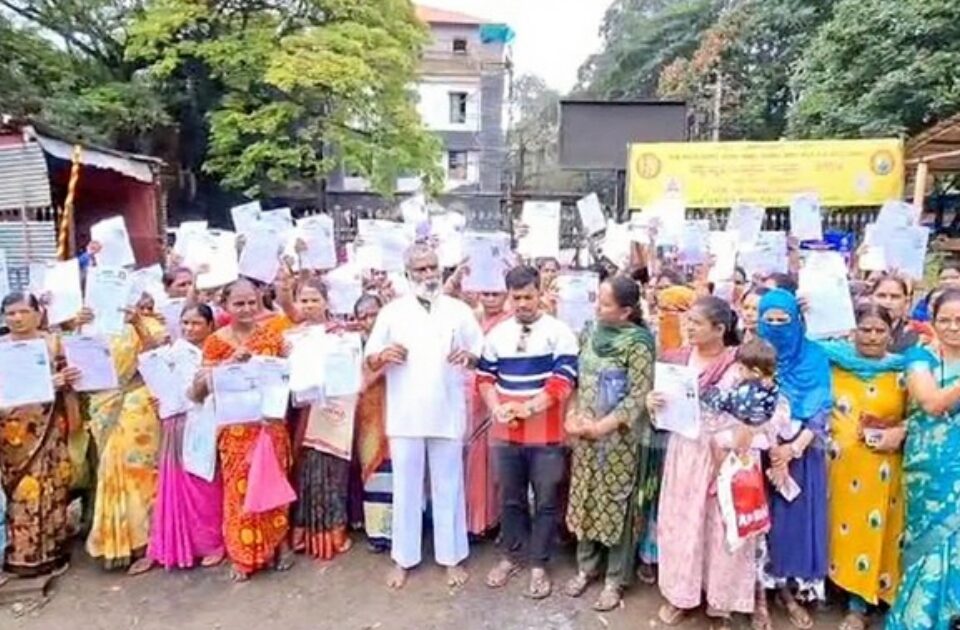 agarbatti packing fraud women belgaum bm mahila udyog group