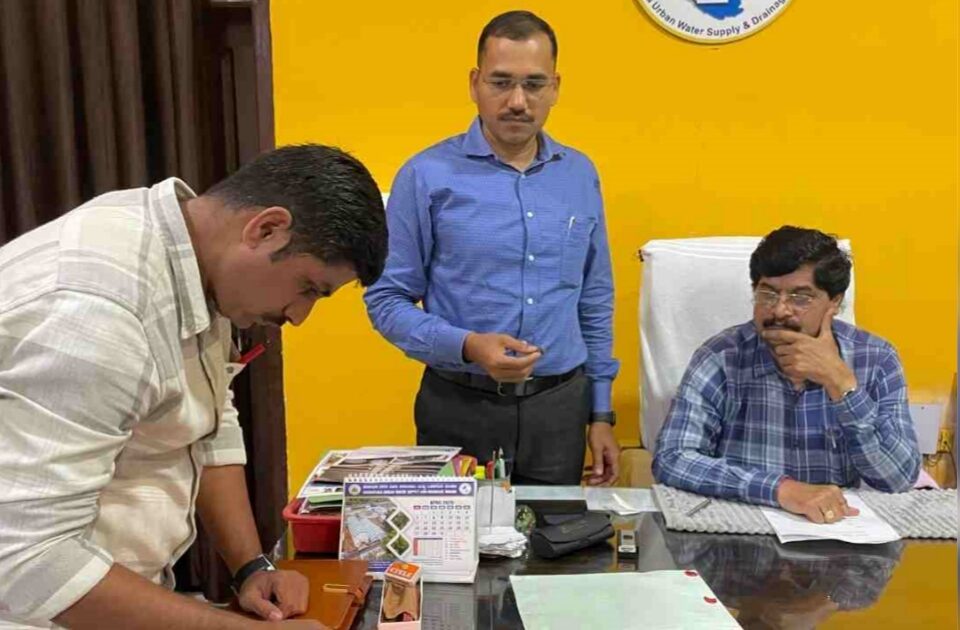 belgaum engineer arrested taking bribe water supply department