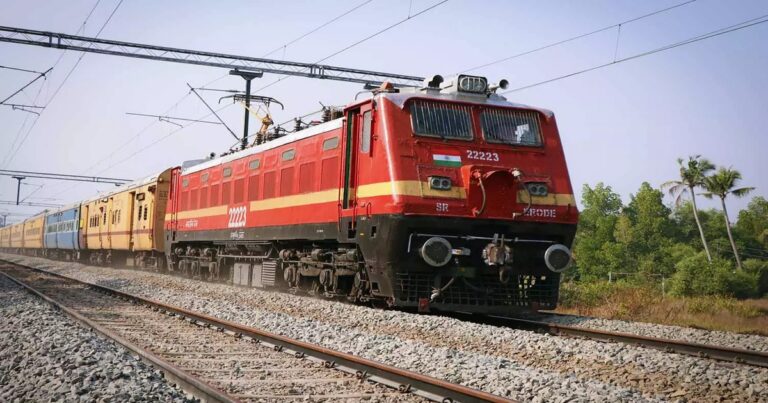 bengalur te mumbai superfast railwayla manjuri