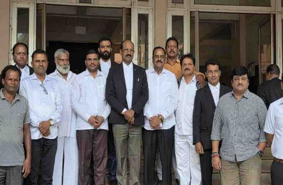 chargesheet filed against five people in the case of hoisting the 'saffron' flag