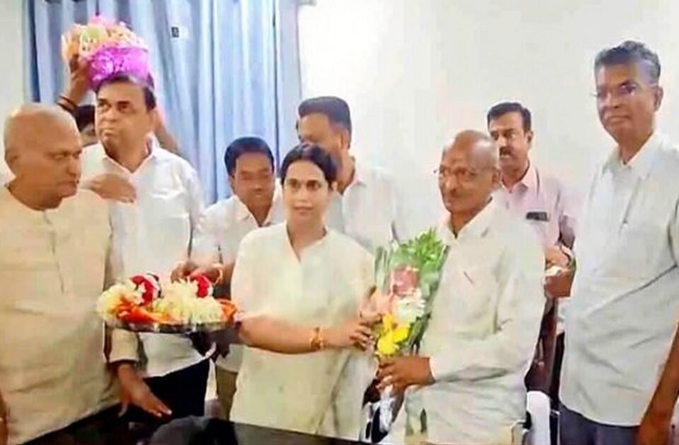 kada adhyaksh yuvraj kadam yanni svikarla padbhar