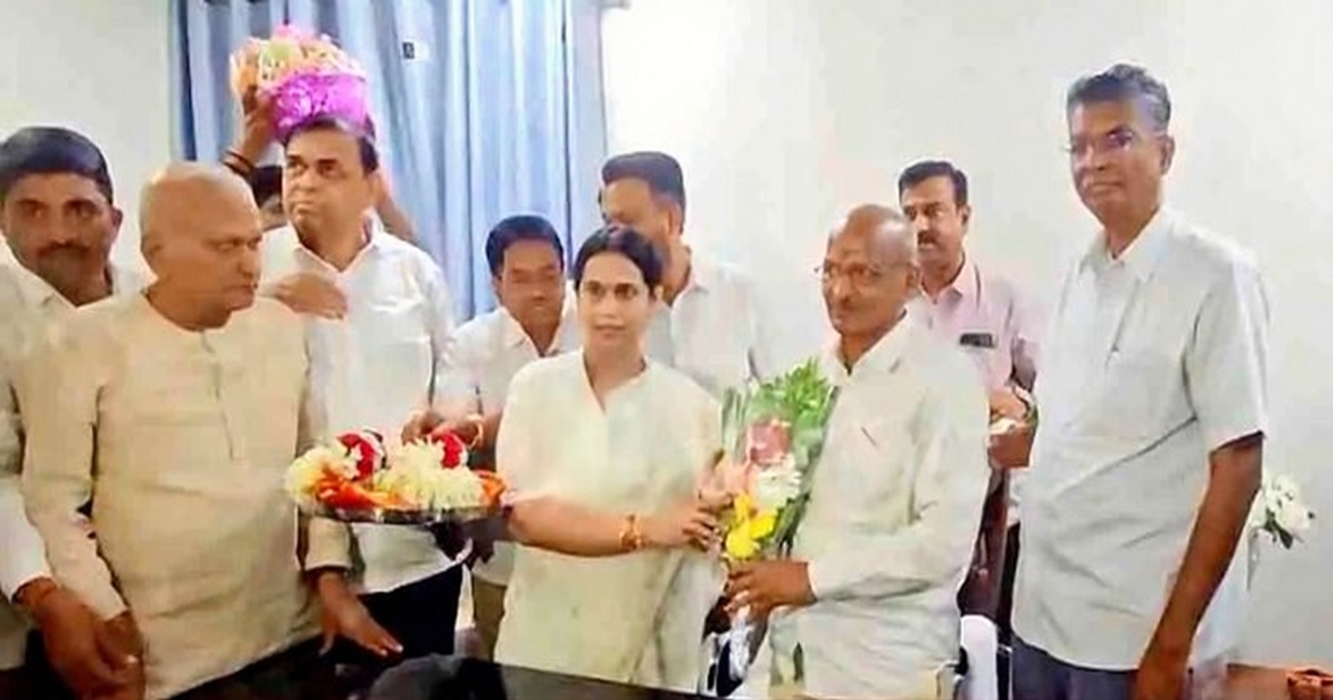 kada adhyaksh yuvraj kadam yanni svikarla padbhar