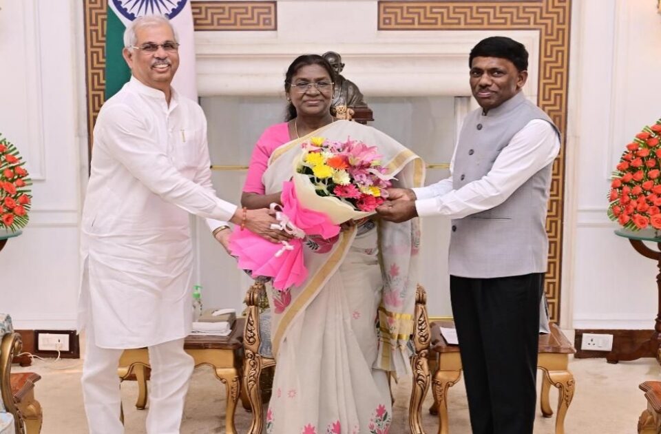 kanakon lokotsavache rashtrapatinna aamantran