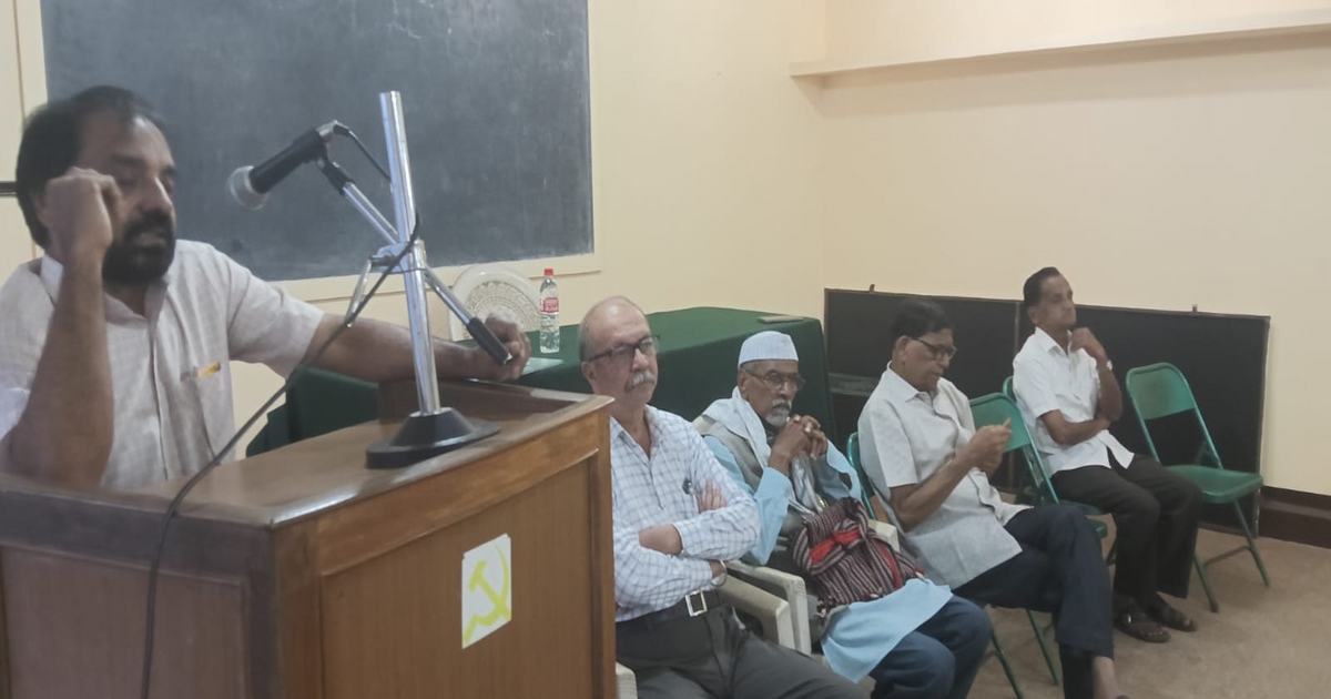 sarnyayadhish bhushan gavai yanchyavar zhalelya hallyachya pryatnacha nishedh
