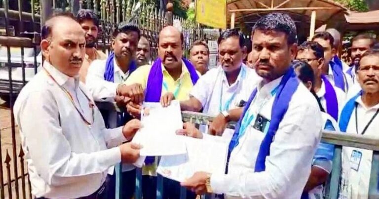 sarnyayadhishancha avman karanyarya vakilala haddapar kara