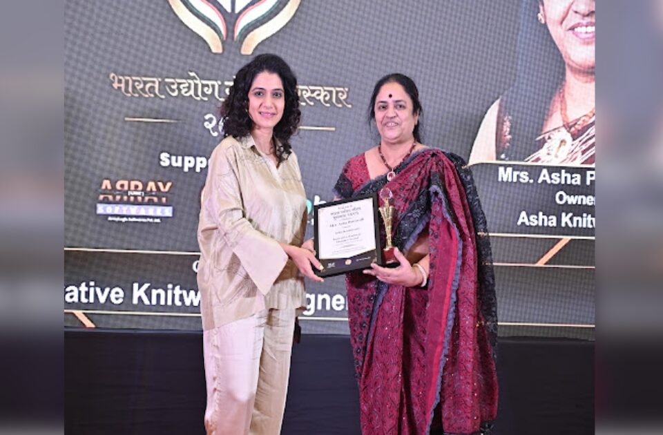 asha patravali awarded with innovative knitwear designer award