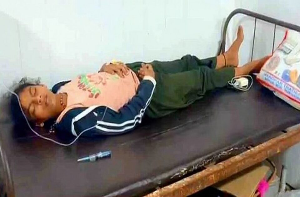 hirekodi morarji school again food poisoning 16 students riot