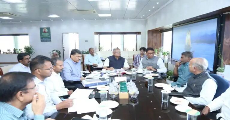 jilhyatil railway vikaskame tatadine purna kara