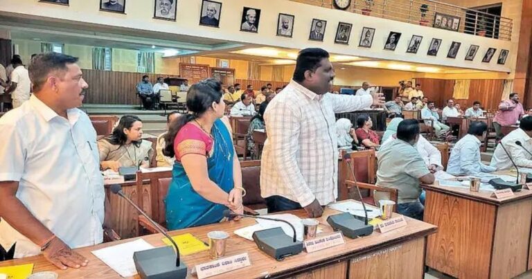 mahapalika sabhet rulingvarun sattadhari - virodhakanmadhye jordar khadajangi