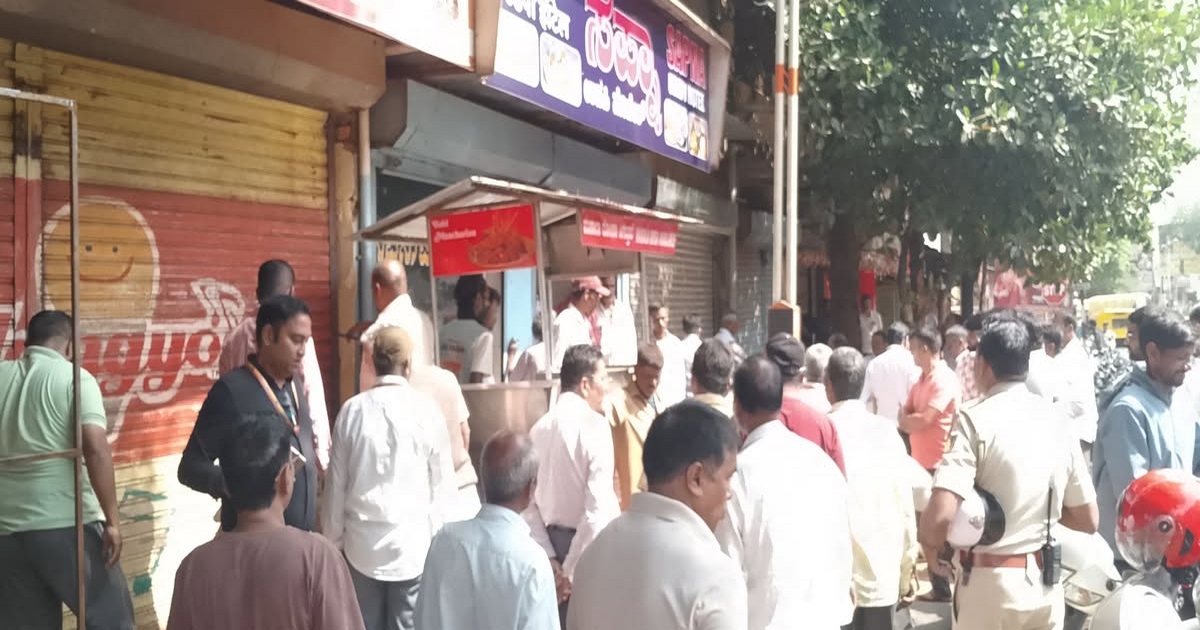 municipal corporation raid against unlicensed businesses in shahapur