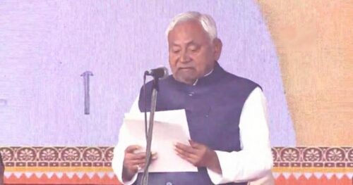 नितीश कुमार यांनी १० व्यांदा घेतली मुख्यमंत्रीपदाची शपथ !