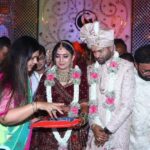 pankaja munde's personal assistant's wife commits suicide