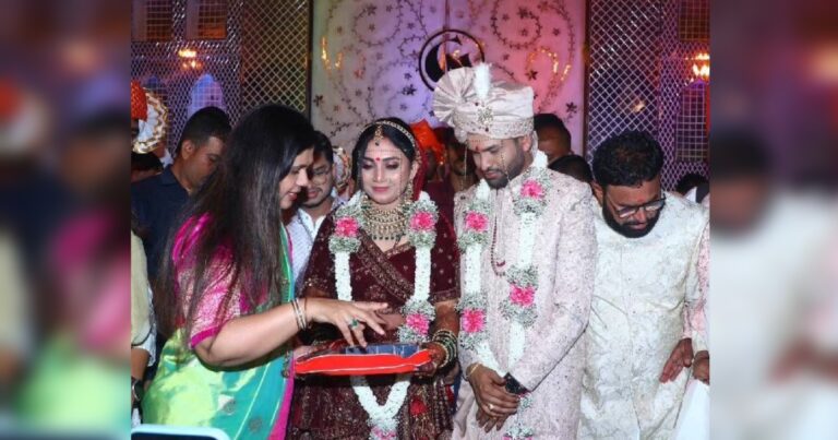 pankaja munde's personal assistant's wife commits suicide