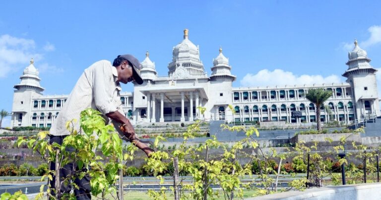 suvaran vidhansaudhchya dekhabhalikade durlaksha