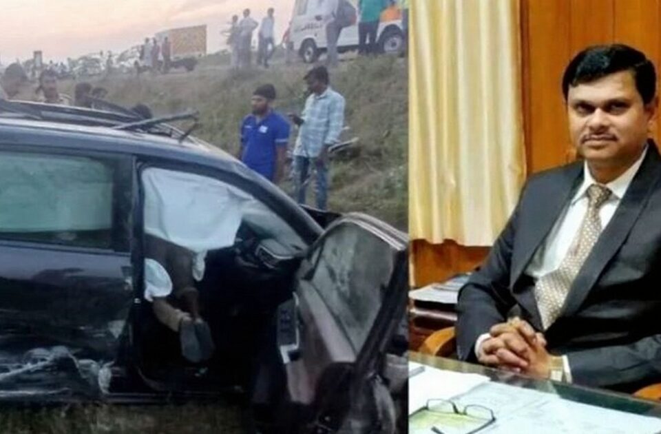 three people including an IAS officer died in an accident