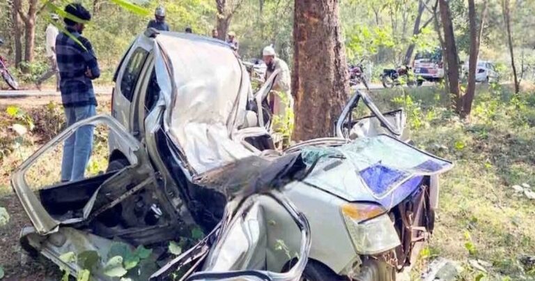 a horrific accident occurred near mundwad cross