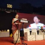 b. k. model highschoolche shaikshanik yogdan gauravaspad ; meena chandavarkar