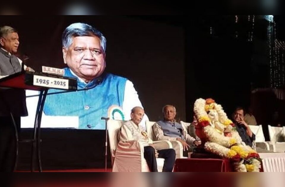 bhavi pidhi ghadvinyat shikshakan itkich palakanchi bhumika mahattvachi ; jagdish shetter