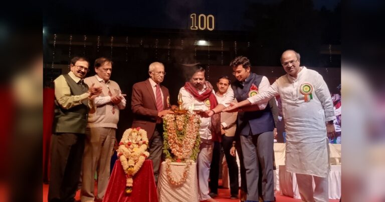 deshachi saksham bhavi pidhi ghadvinyache kam shikshan sansthani karave - khasdar tejaswi surya