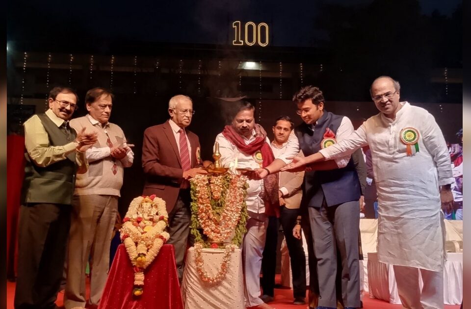 deshachi saksham bhavi pidhi ghadvinyache kam shikshan sansthani karave - khasdar tejaswi surya