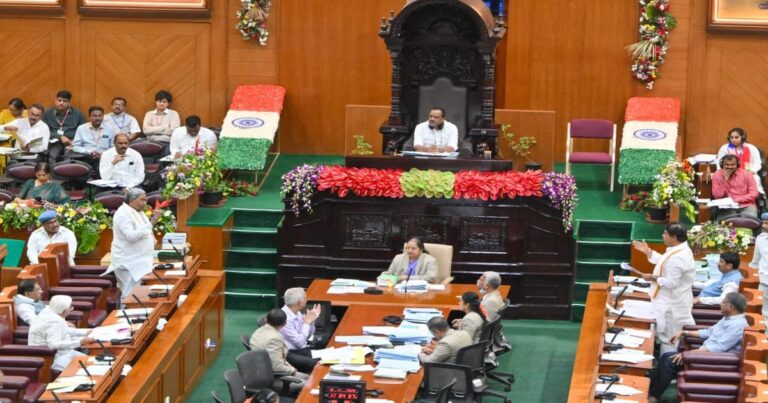 free electricity for weavers; take the right decision after discussion