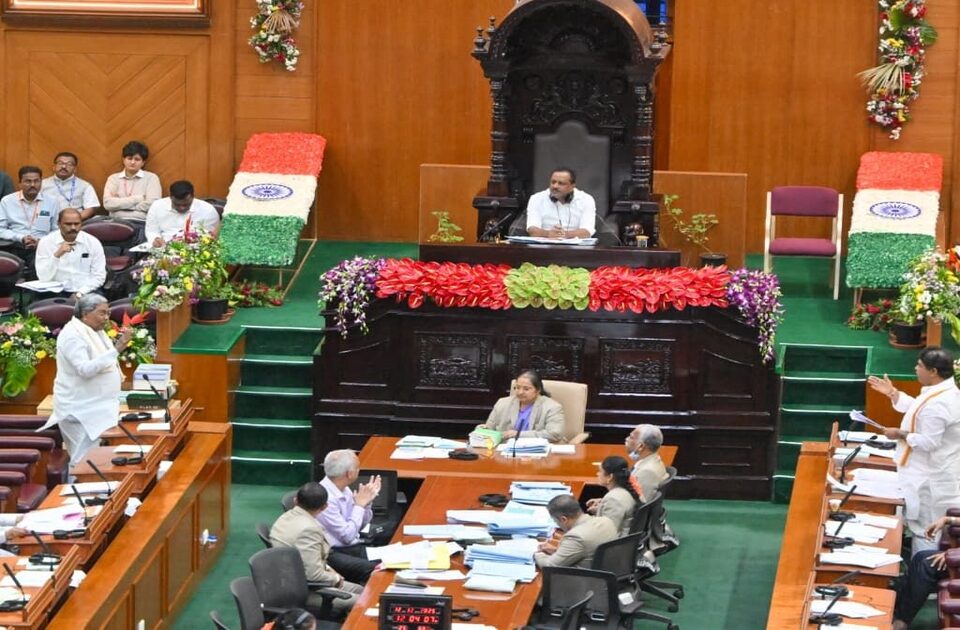 free electricity for weavers; take the right decision after discussion