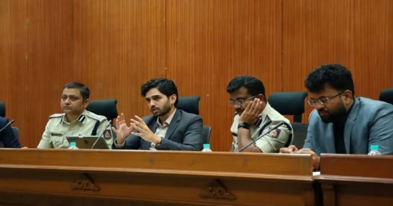 hiwali adhiveshanachi sarva vyavastha chokhapane kara