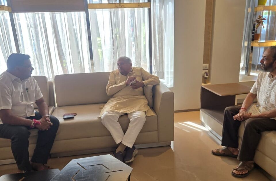 hodegeritil chhatrapati shahaji maharaj samadhi smarakasathi prayatnana gati