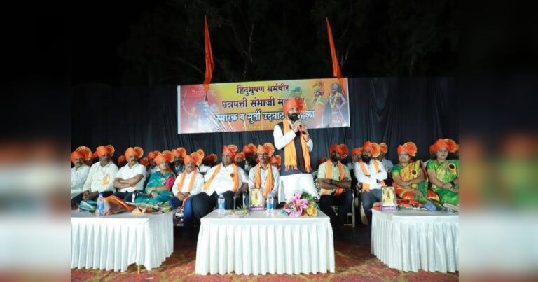 kangrali budruk yethe dharmaveer sambhaji maharajanchya murtiche anavaran