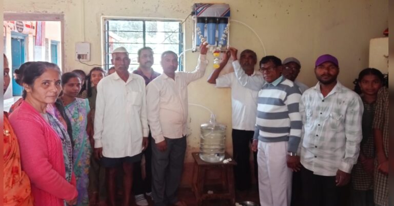 mahathma gandhi sansthekdun kawalevadi prathamik shalet swaccha panyachi suvidha