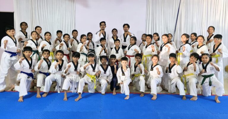 rao yuva acadamychi 37 vi taekwondo colour belt padonnati chachani yashswi