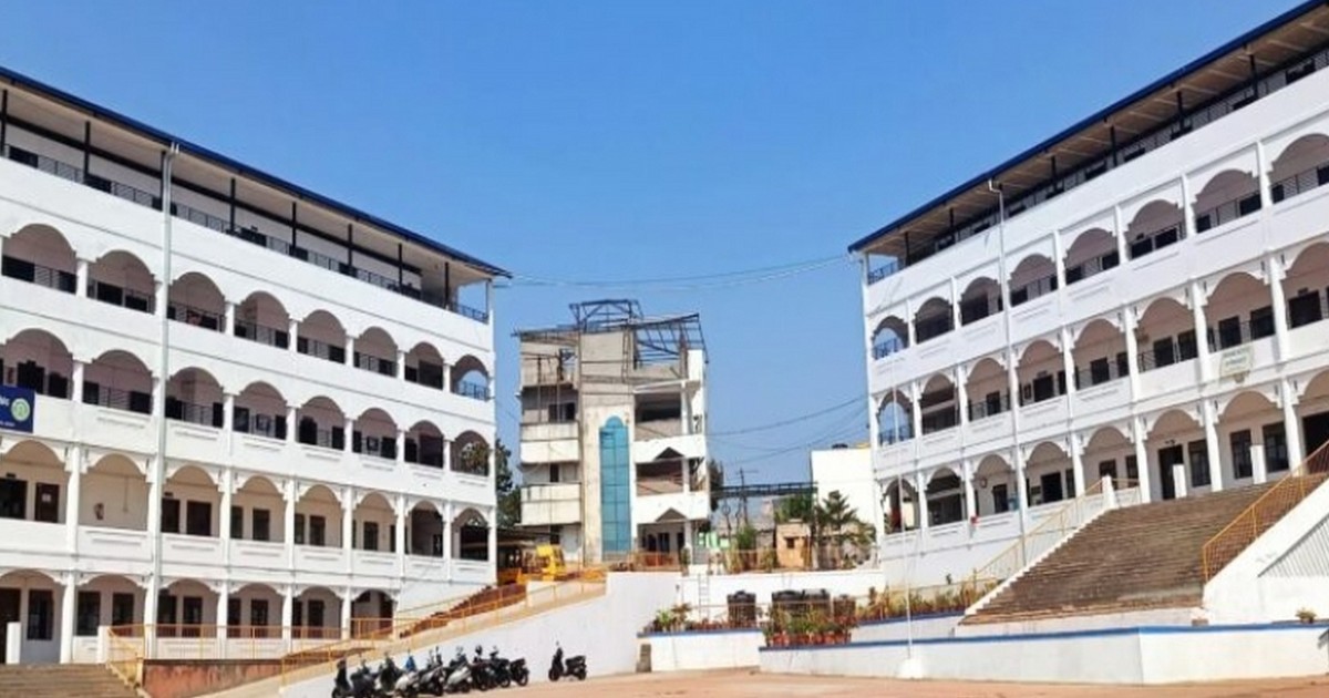 shivbasav jyoti homeopathic collegecha varshik mahotsav udyapasun