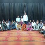 yellur mes baithakeet mahamelavyas mothya sankhyene hajar rahanyacha nirdhar