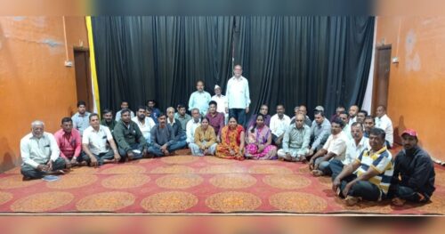 yellur mes baithakeet mahamelavyas mothya sankhyene hajar rahanyacha nirdhar