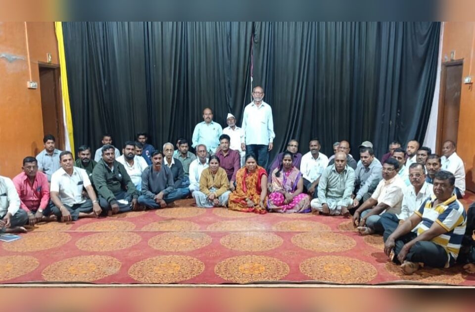 yellur mes baithakeet mahamelavyas mothya sankhyene hajar rahanyacha nirdhar