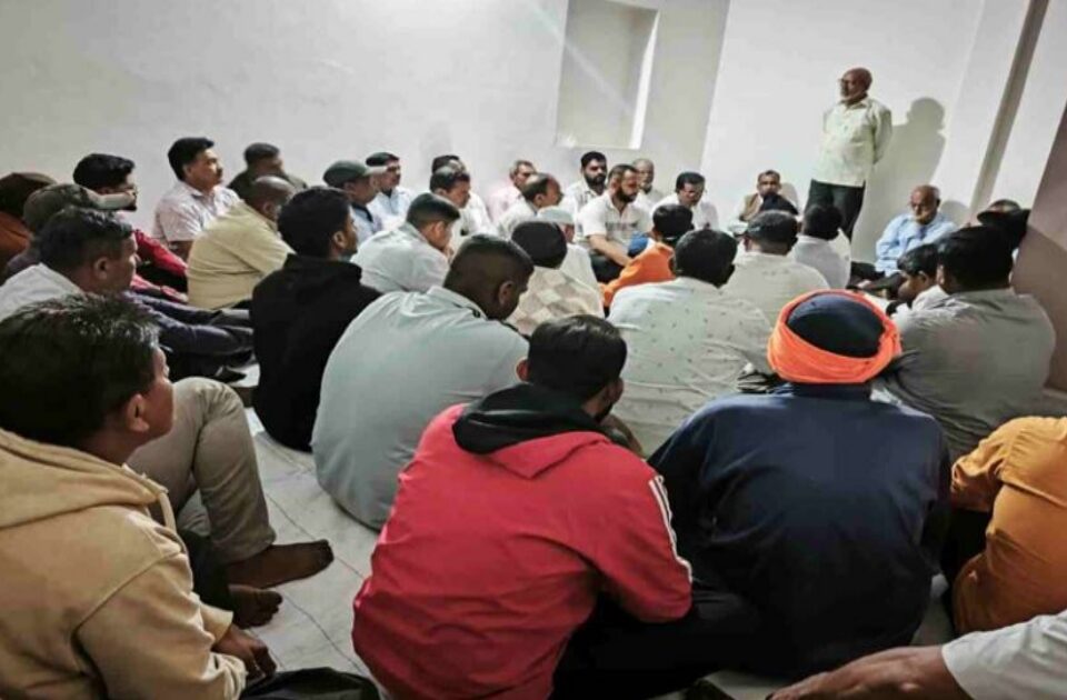 yellur mes protest against atrocities on marathi people